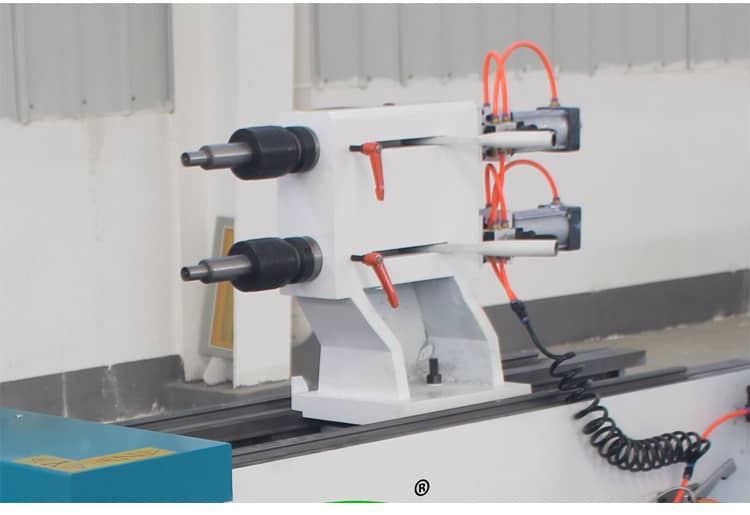 مخرطة تحول الخشب