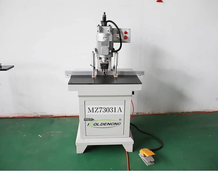 الباب المفصلي الحفر