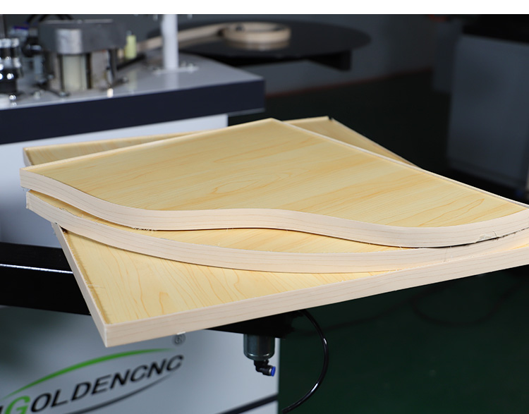 آلة النطاقات الحافة المنحنية