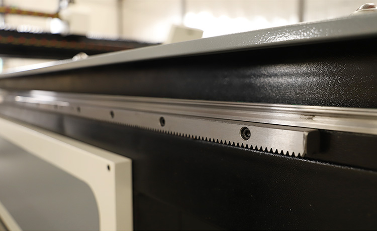 تكلفة آلة قطع البلازما CNC