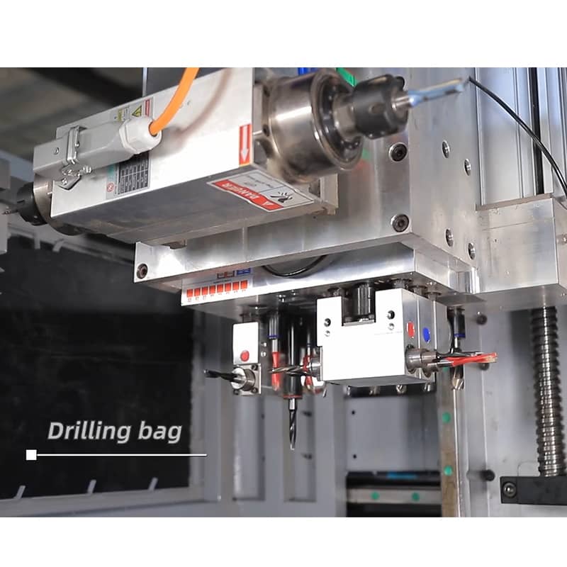 مركز تجهيز آلة تصنيع الأبواب الخشبية CNC
