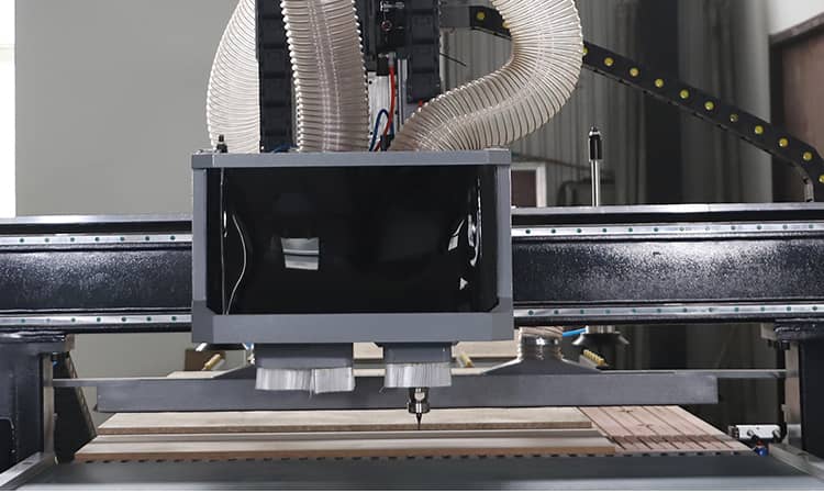 آلات تصنيع الأثاث