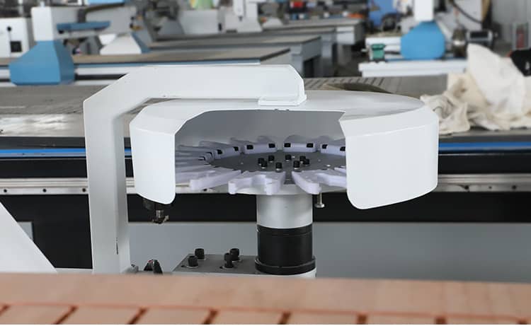 آلة نحت الخشب المحوسبة