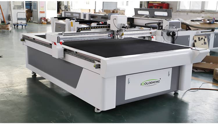 آلة قطع البلاستيك