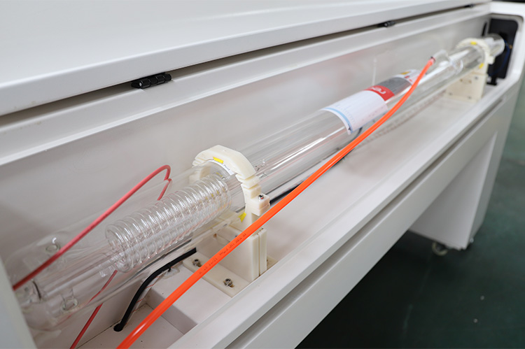 آلة ليزر ثاني أكسيد الكربون عالية الجودة